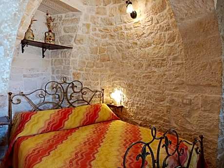 Trullo with private patio