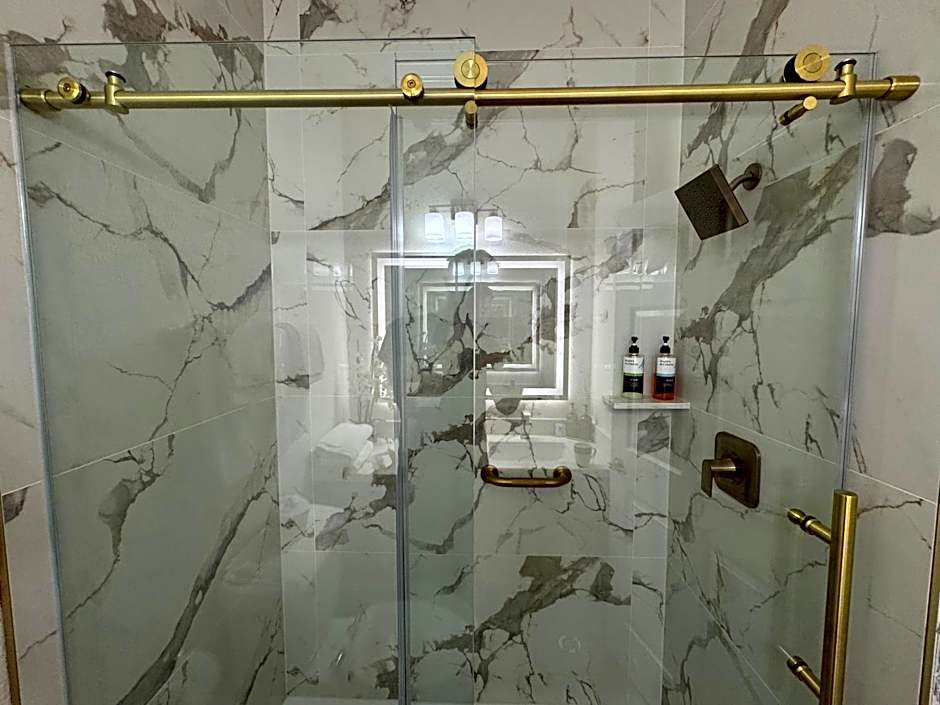 Athens Hotel & Suites