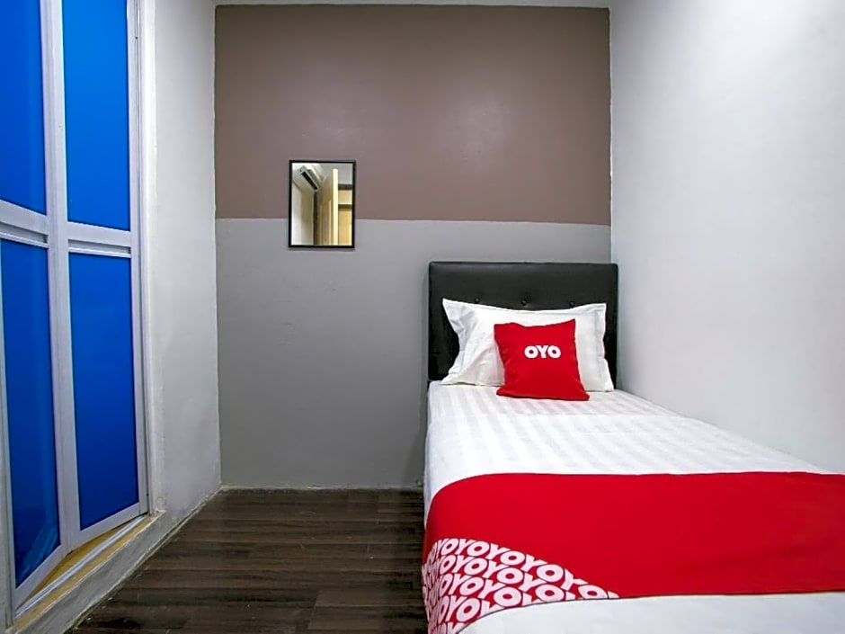 Hotel O Taj (seksyen 13)