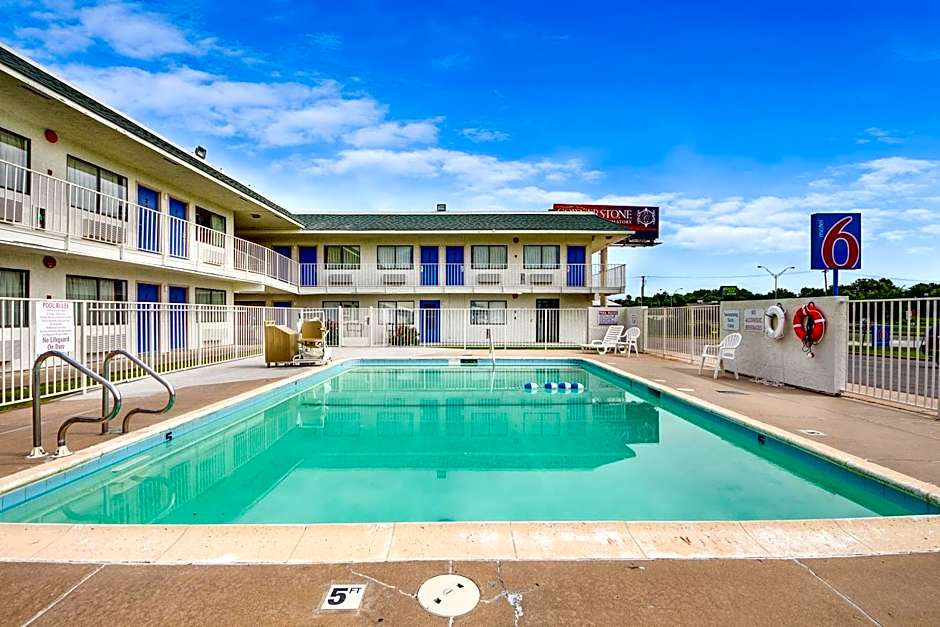 Avera Suites