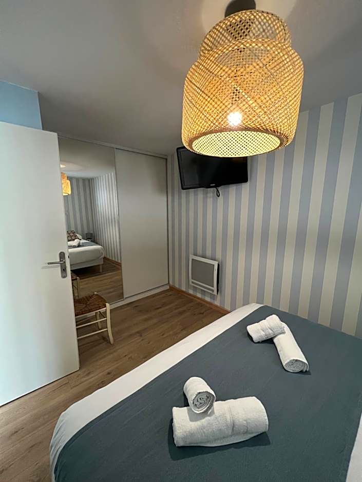 Photo 1 of 5 of Family Junior Suite