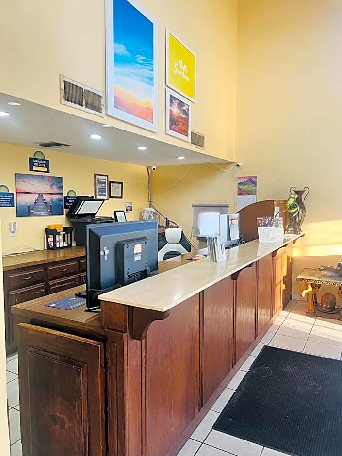 Days Inn by Wyndham Hemet