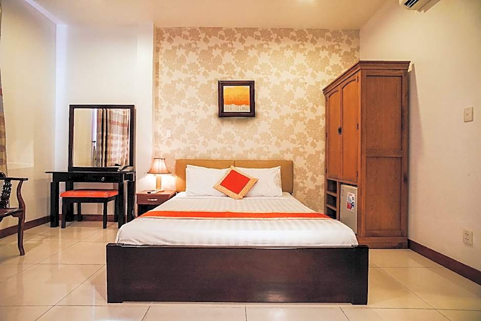 Sunflowers Hotel Airport 