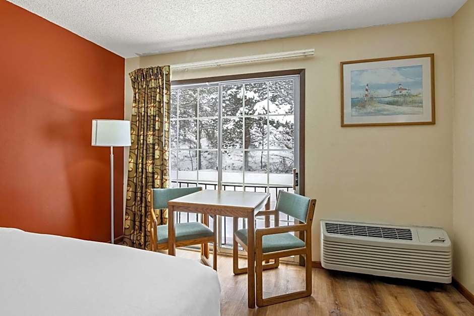 Econo Lodge Manistee