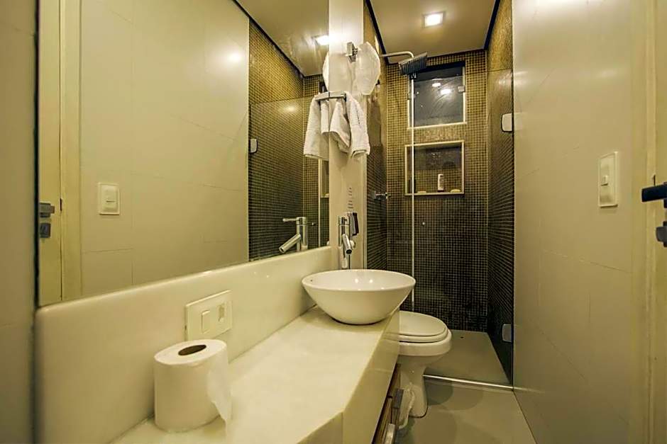 Comfortable 3 Bedrooms: Side Sea View