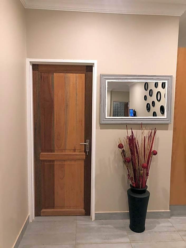 8 on Acacia Guesthouse