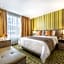 Hotel Plaza Suites