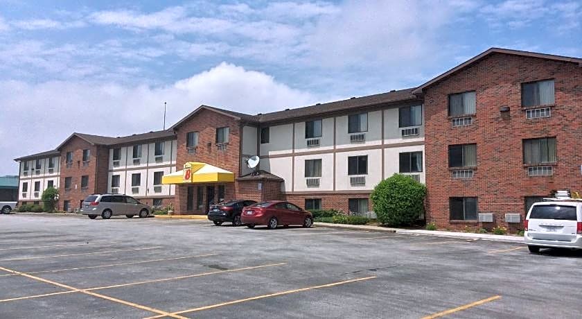 Super 8 by Wyndham W Dodge-Omaha