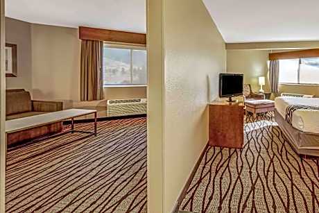 Deluxe King Suite with City/Mountain View - Non-Smoking