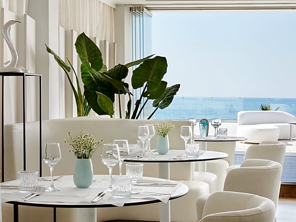 Grecotel LUX ME White