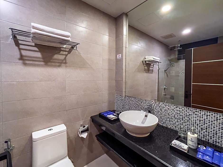 Sky Beach Maldives - Dhiffushi