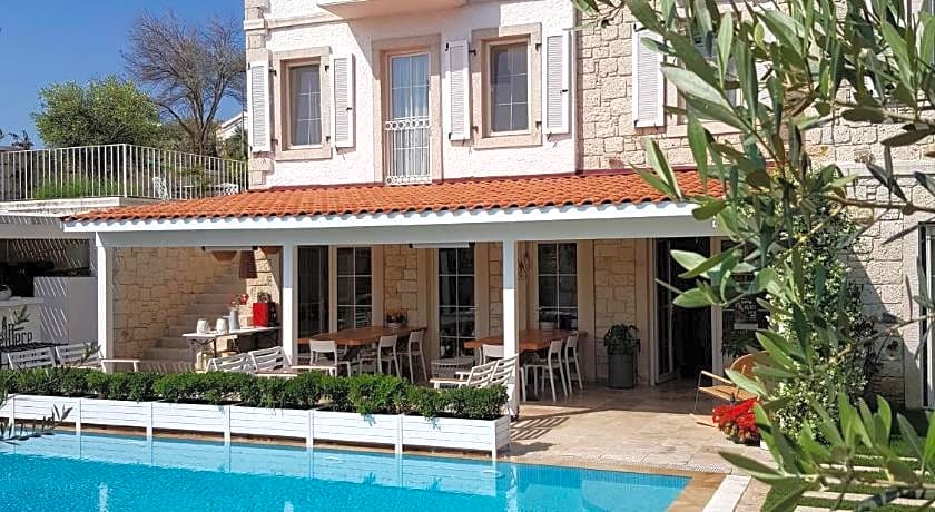 Peremere Alaçati Otel