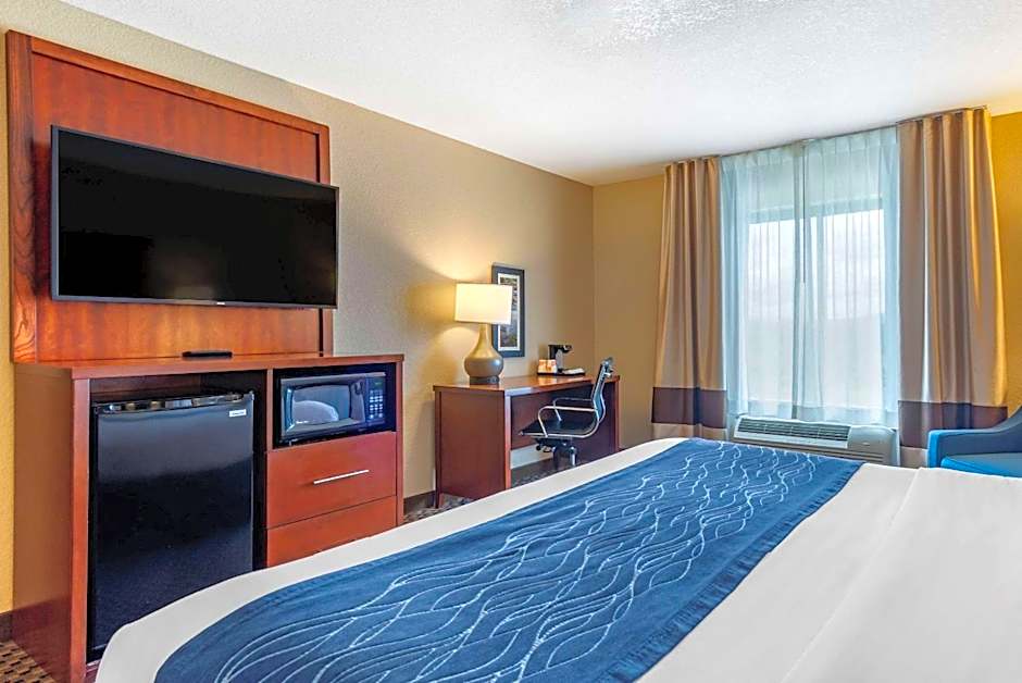 Comfort Inn & Suites Blue Ridge