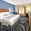 Days Inn & Suites by Wyndham Union City