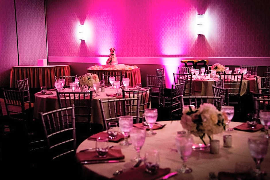 Delta Hotels by Marriott Cincinnati Sharonville