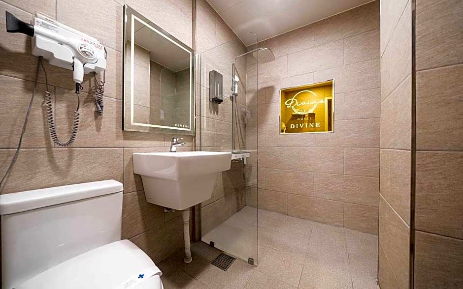 Gwangju Chungjangro Divine Hotel