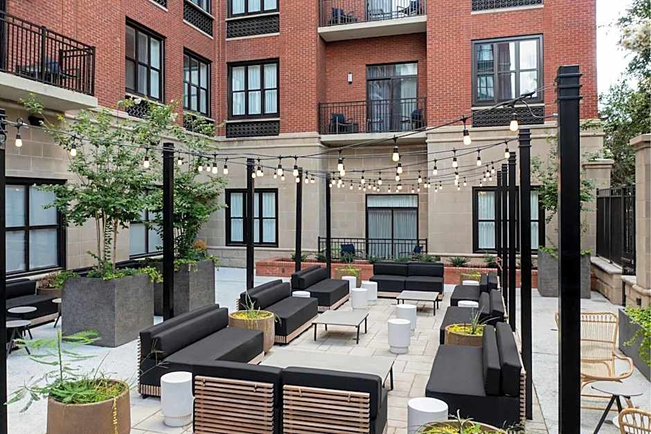 Courtyard by Marriott Savannah Downtown/Historic District
