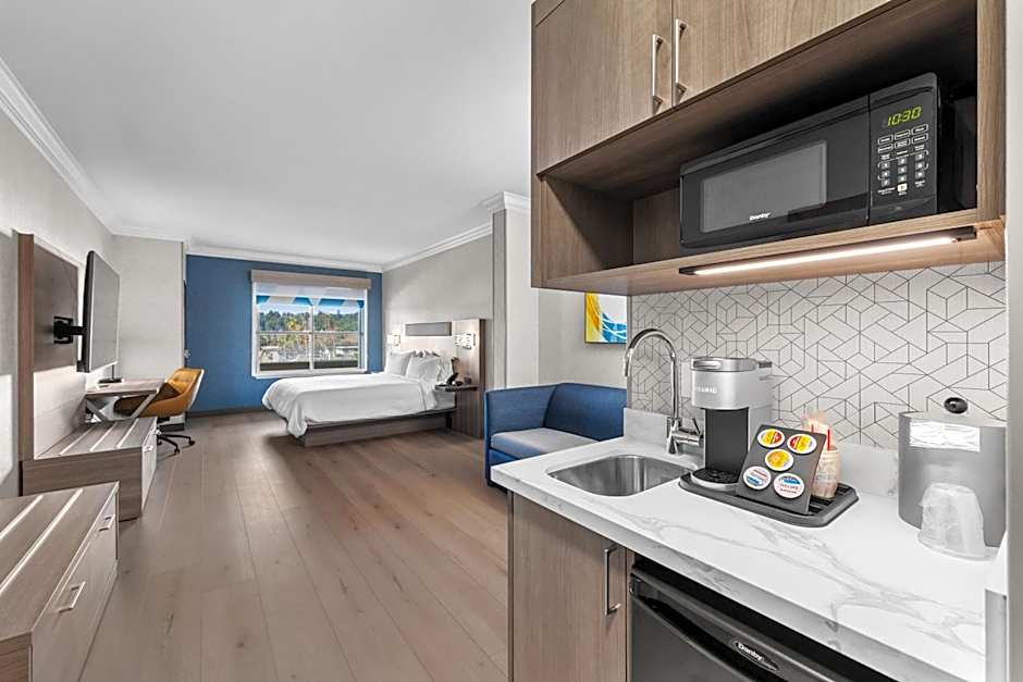 Holiday Inn Express Hotel & Suites Santa Cruz By IHG
