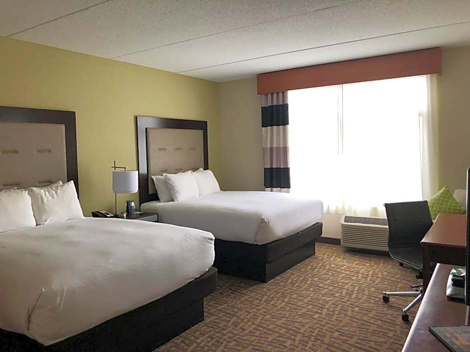 Wyndham Garden Buffalo Downtown