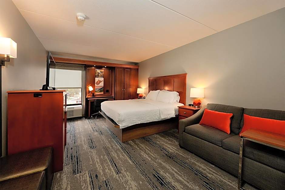 Hampton Inn By Hilton Wheeling