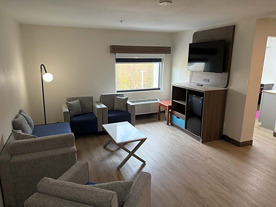 La Quinta Inn & Suites by Wyndham Atlanta Roswell