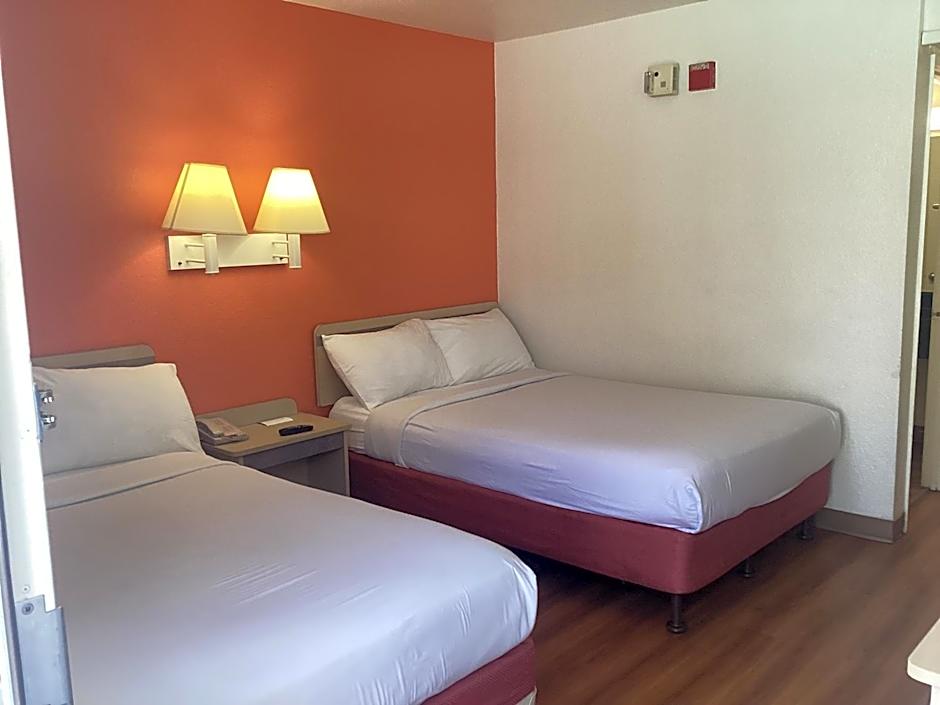 Motel 6-Grants Pass, OR