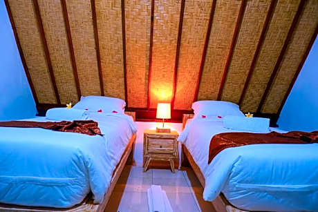 Double Room with Balcony and Sea View