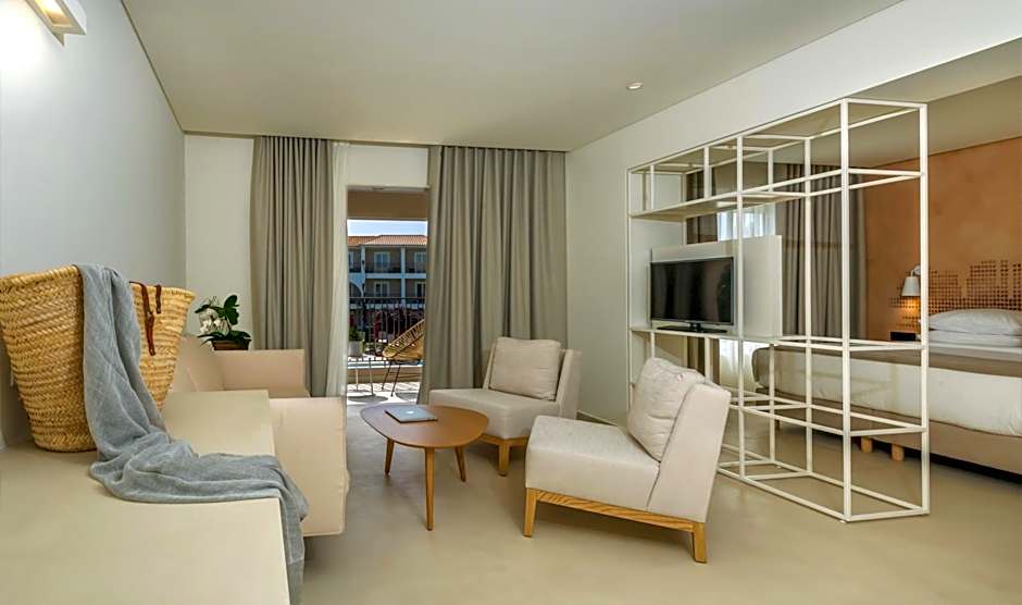 Bitzaro Grande Hotel & Suites