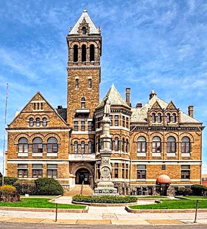 City Hall Grand Hotel
