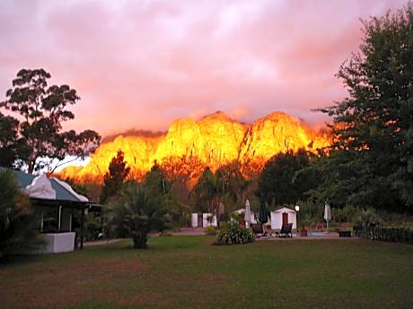 Orange-Ville Lodge & Guesthouse
