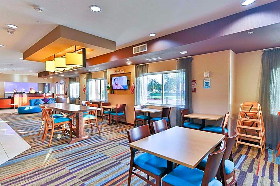 Comfort Inn & Suites Houston North - Spring