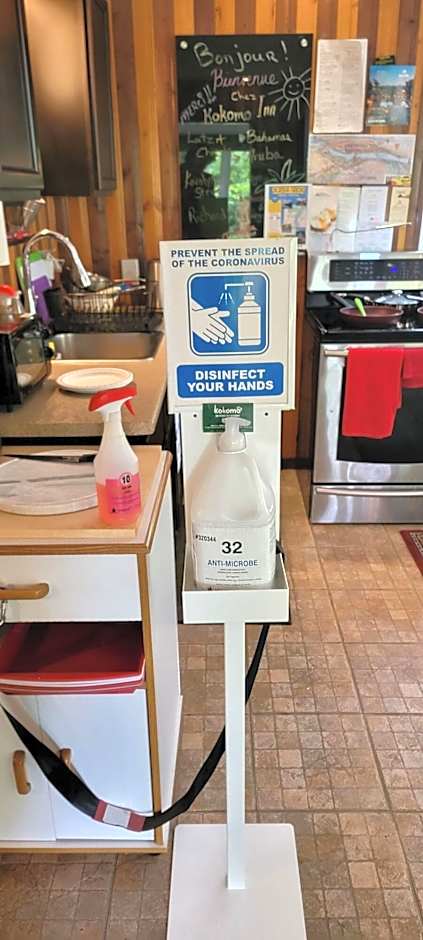 Kokomo Inn Tropical Riverfront B B