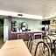 Ramada by Wyndham Panama City Beach / Beachfront