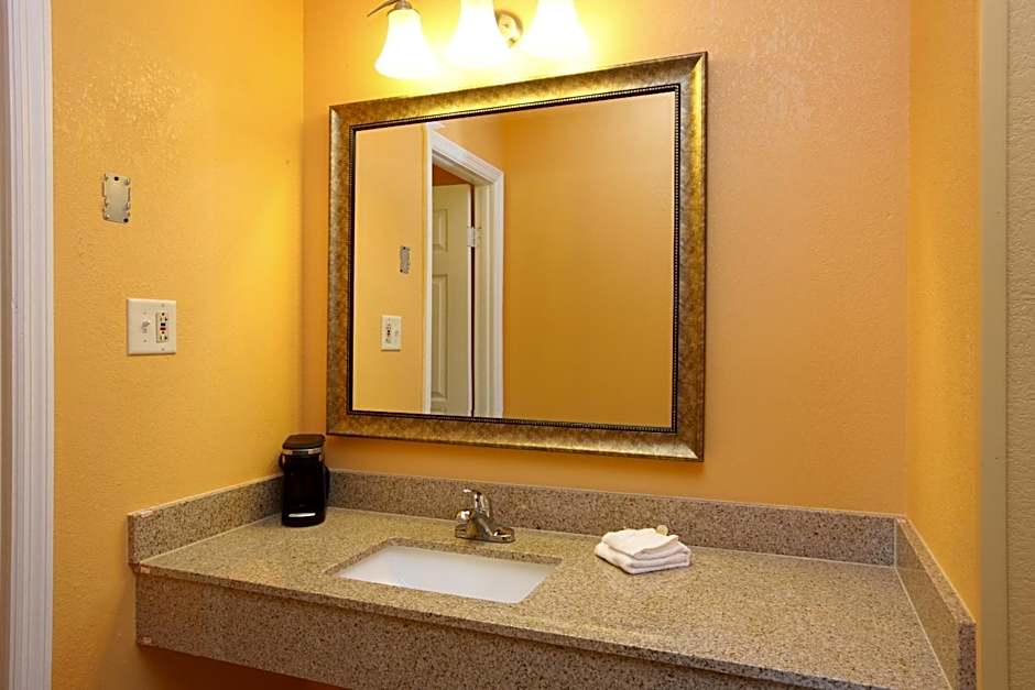 Days Inn by Wyndham Queensbury/Lake George