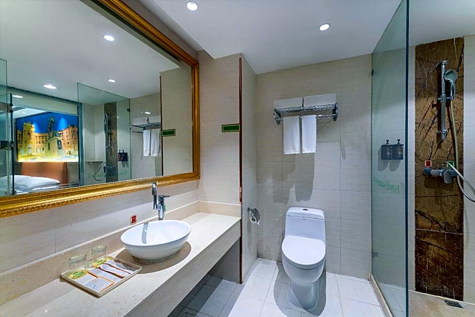 Vienna Hotel Rugao Zhengxiang Square branch