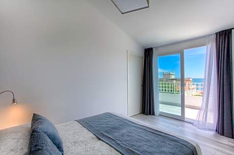 Plus Superior Double or Twin Room with Sea View