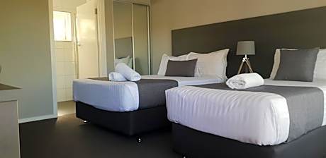 Beachway Motel and Restaurant