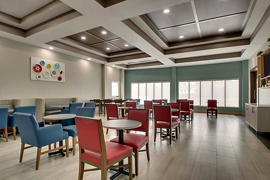 Holiday Inn Express & Suites Laurel By IHG