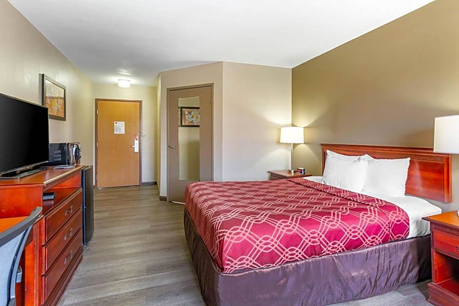 Econo Lodge Inn & Suites Dickson