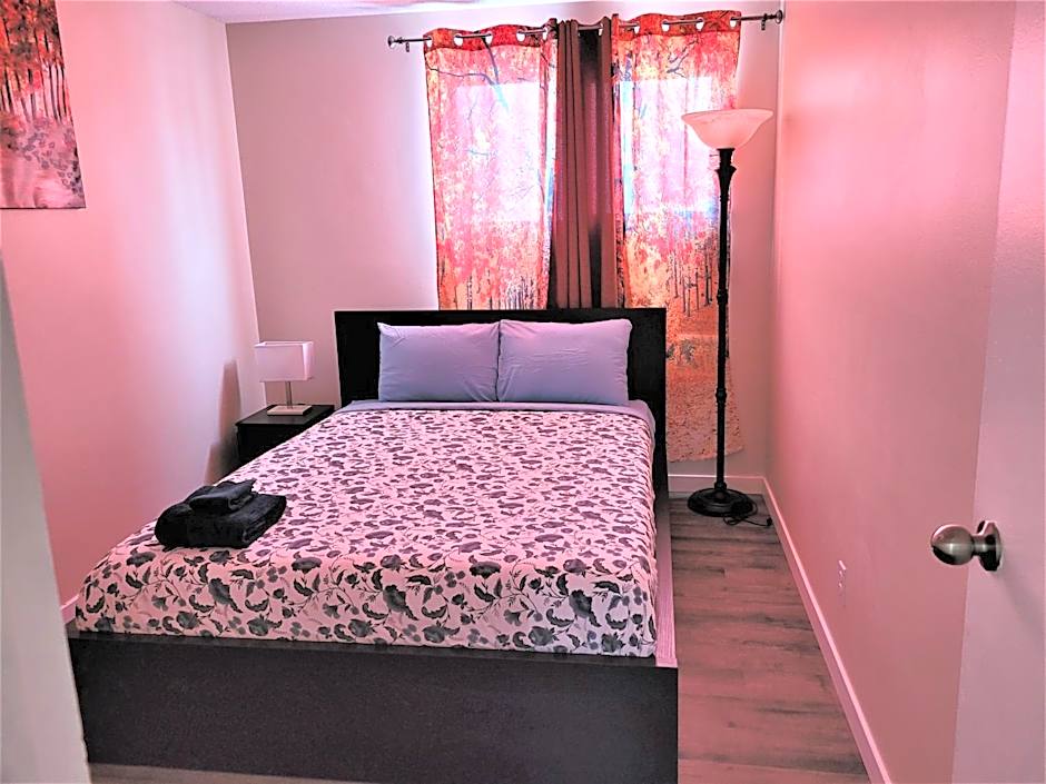 Cozy 4 bedroom townhouse - peaceful feel of home