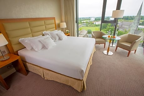 Club Room, 1 King Bed (Adults Only)