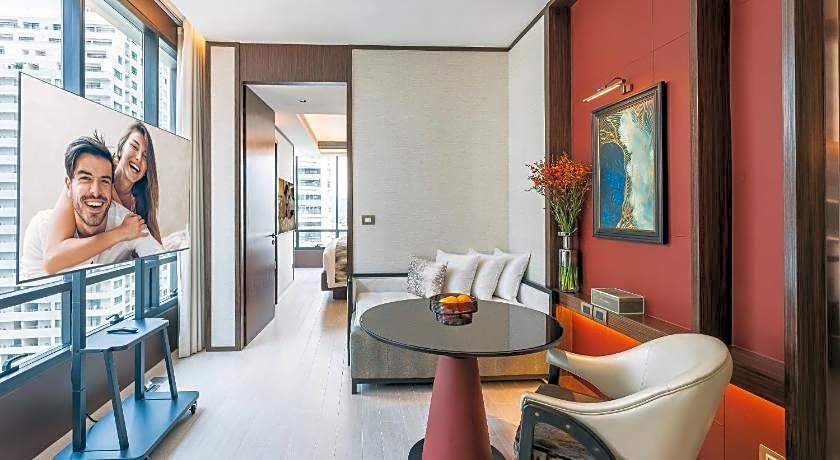 SILQ Hotel & Residence