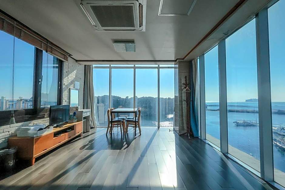 Island story pension