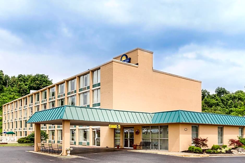 Days Inn by Wyndham Cambridge
