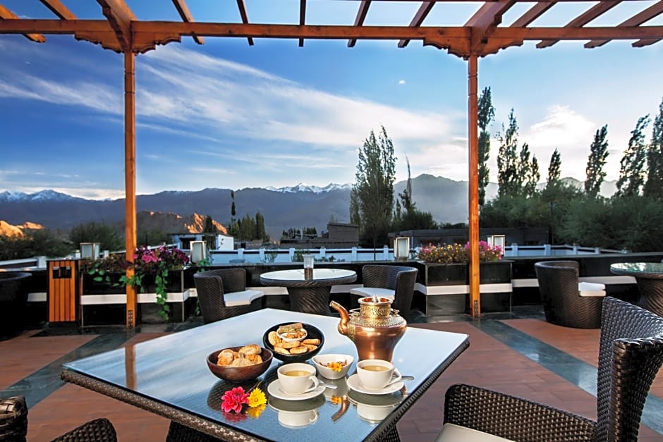 The Grand Dragon Hotel