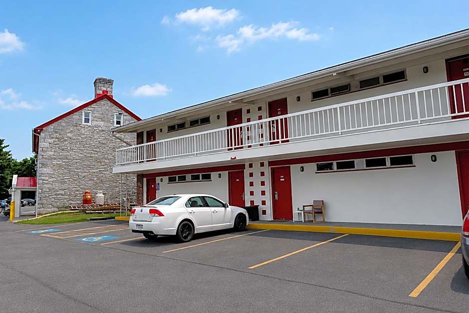 Hometown Inn Staunton VA near Hwy 11