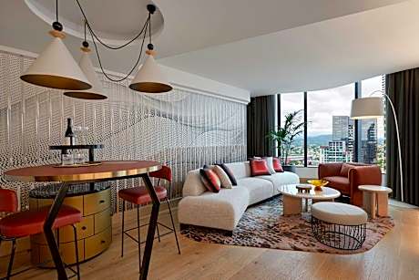 WONDERFUL, DOUBLE/DOUBLE, PARTIAL RIVER VIEW