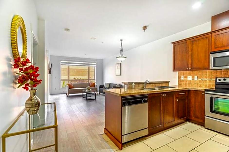 Private apartment with 2 bedrooms, 2 bathrooms, living area, laundry included