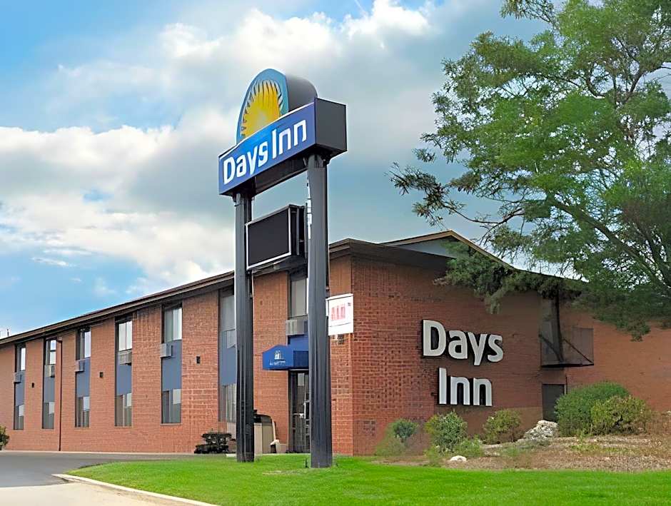 Motel 6-Oak Creek, WI