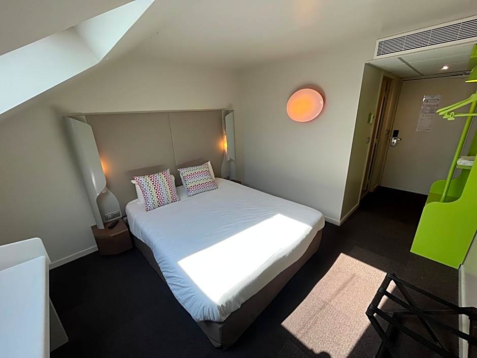 Campanile Villejust - za Courtaboeuf